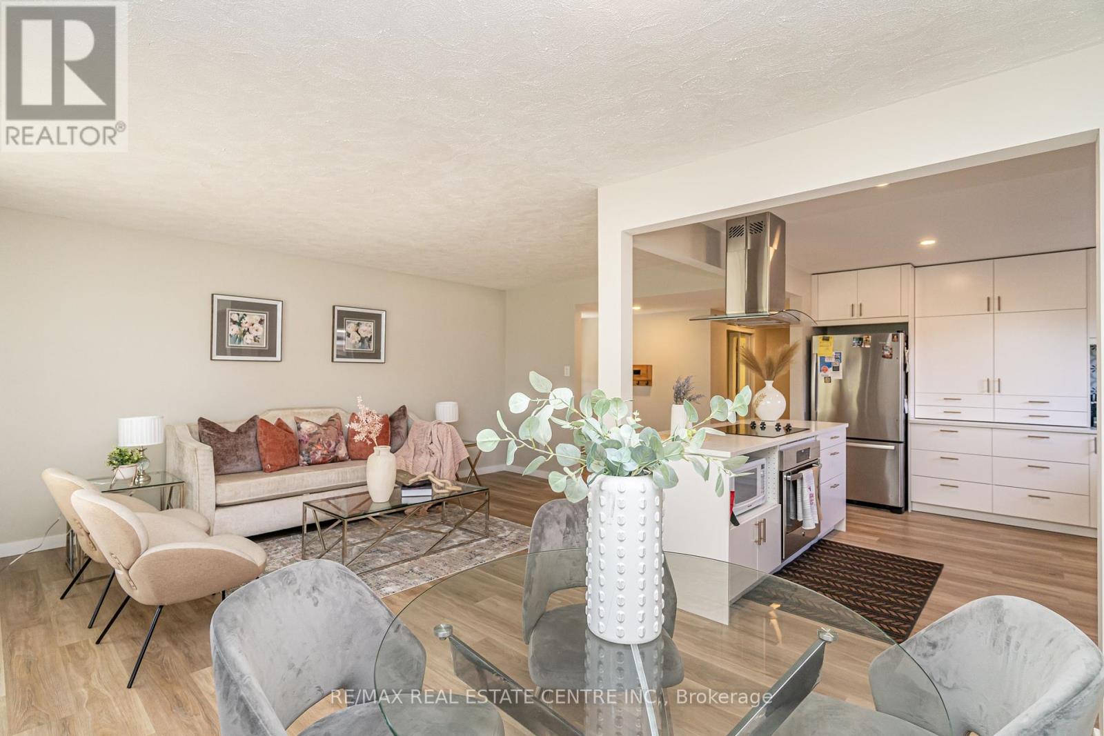 23 Bedford Crescent, Brampton (Avondale), Ontario  L6T 1R5 - Photo 11 - W12442770