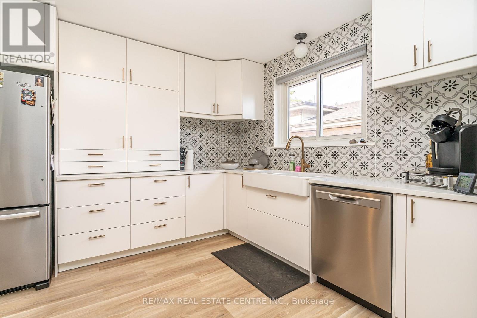 23 Bedford Crescent, Brampton (Avondale), Ontario  L6T 1R5 - Photo 14 - W12442770