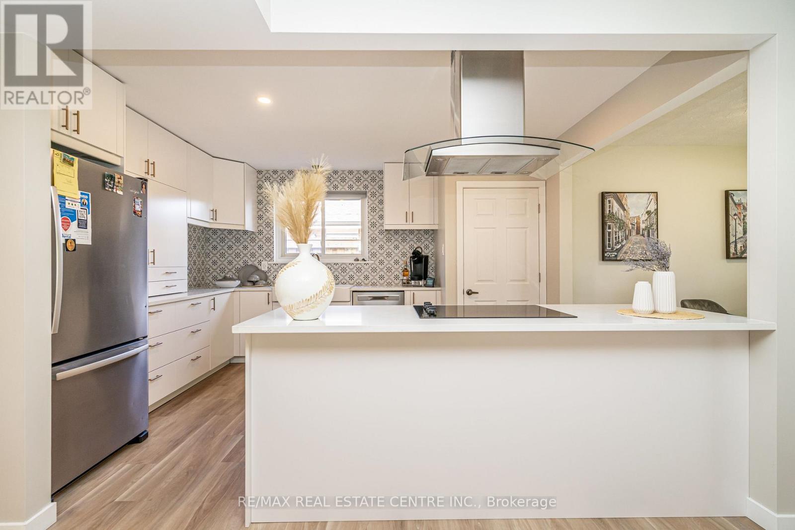 23 Bedford Crescent, Brampton (Avondale), Ontario  L6T 1R5 - Photo 16 - W12442770