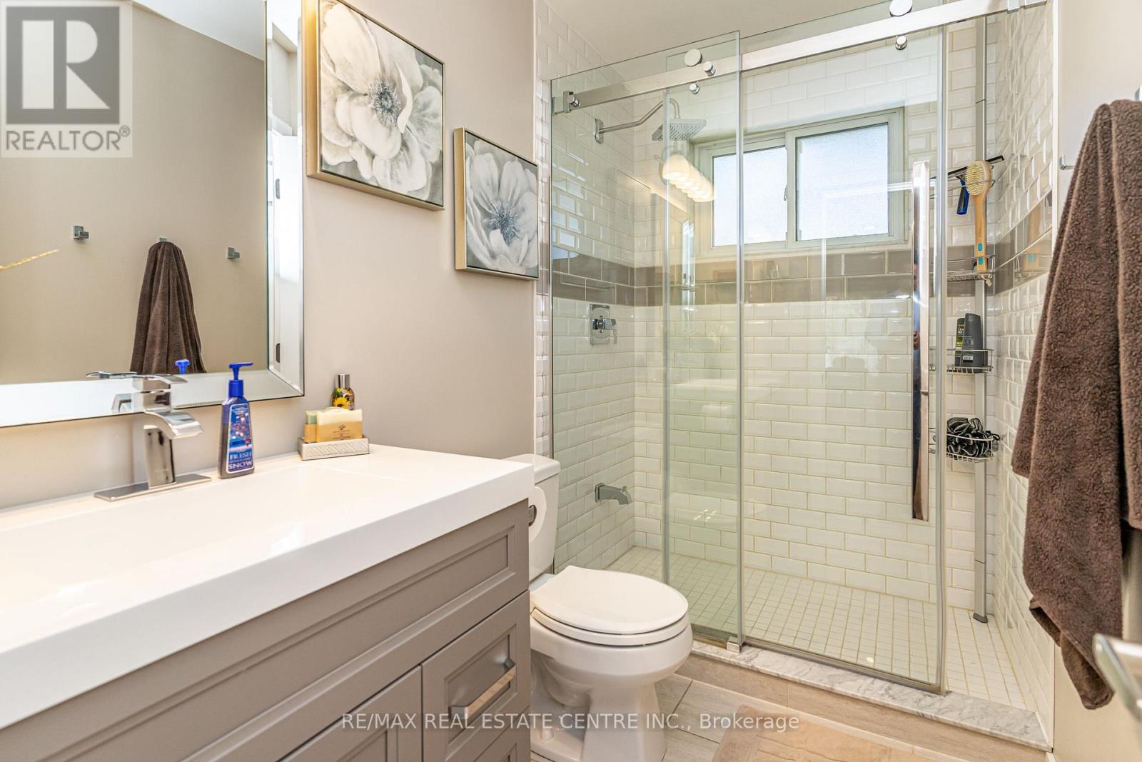 23 Bedford Crescent, Brampton (Avondale), Ontario  L6T 1R5 - Photo 22 - W12442770