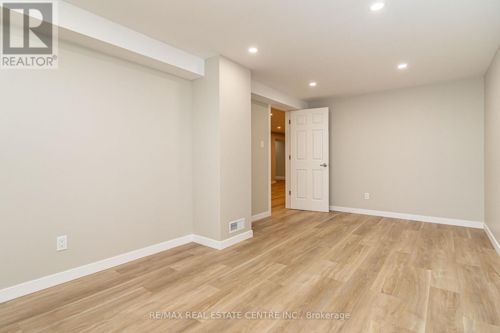 23 Bedford Crescent, Brampton (Avondale), Ontario  L6T 1R5 - Photo 34 - W12442770