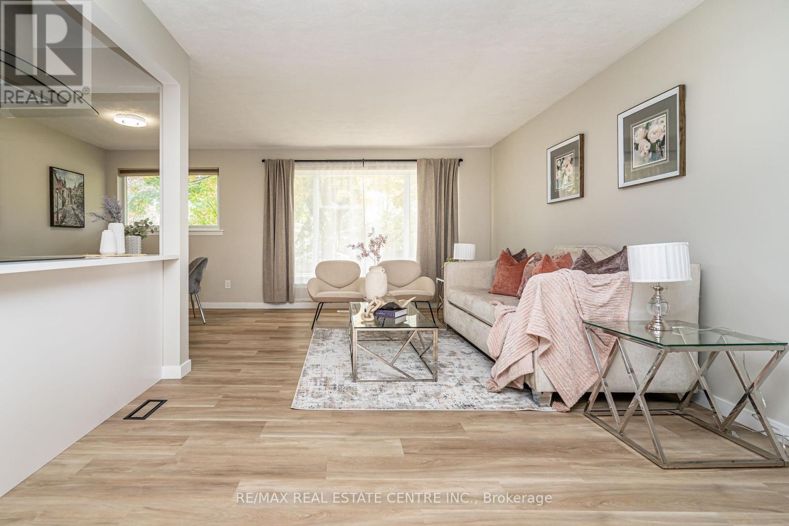 23 Bedford Crescent, Brampton (Avondale), Ontario  L6T 1R5 - Photo 7 - W12442770