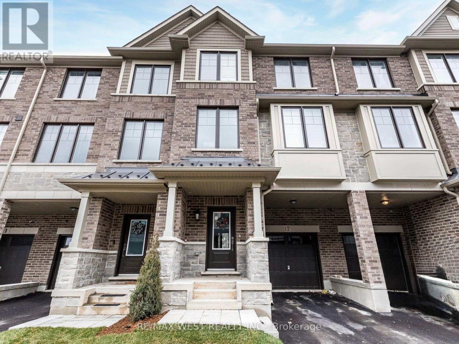 17 Folcroft Street, Brampton (Credit Valley), Ontario  L6Y 0B6 - Photo 1 - W12442771