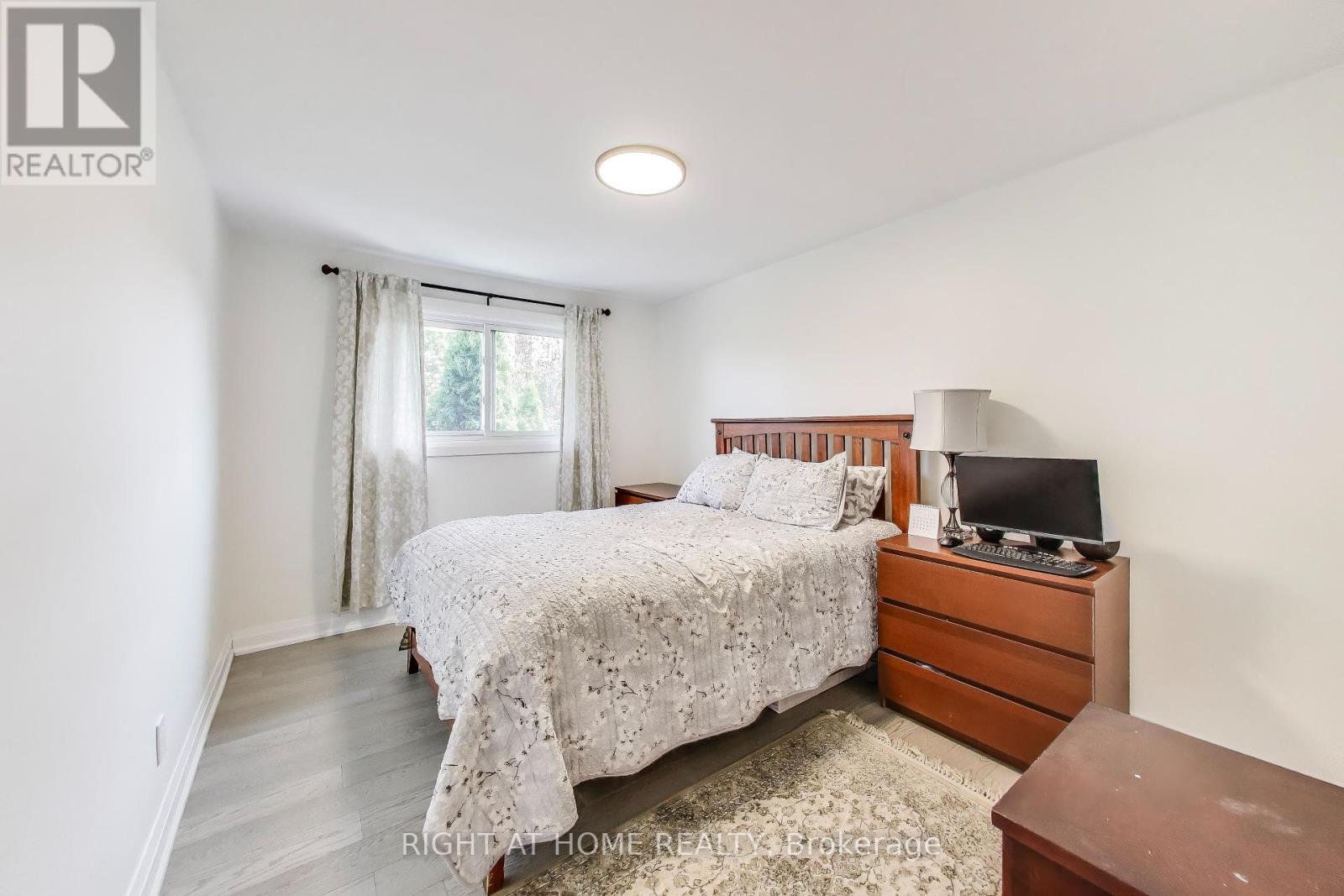 494 Meadows Boulevard, Mississauga (Rathwood), Ontario  L4Z 1G6 - Photo 12 - W12442773