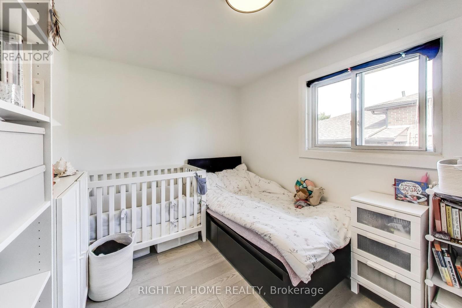 494 Meadows Boulevard, Mississauga (Rathwood), Ontario  L4Z 1G6 - Photo 14 - W12442773