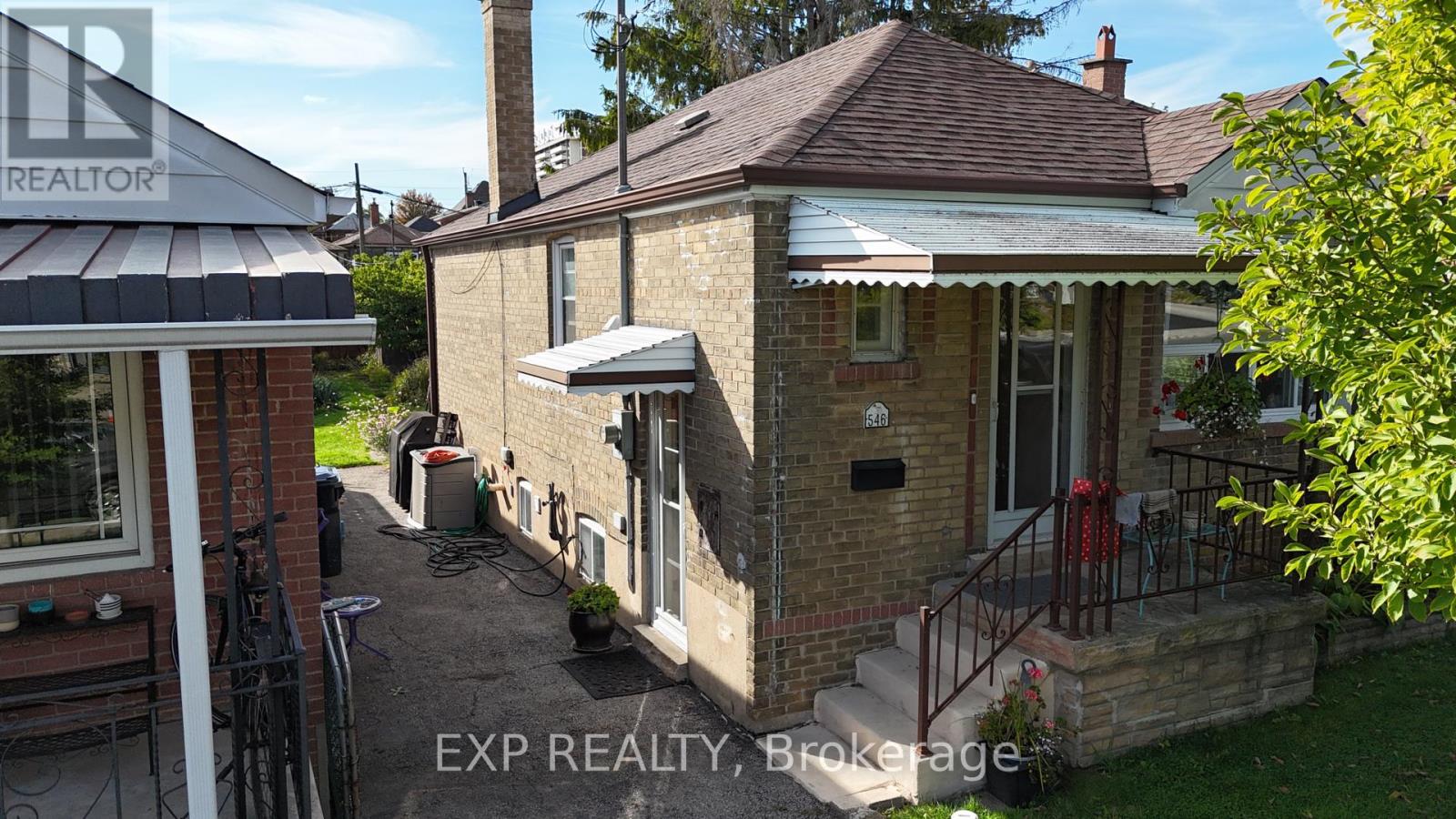 546 Mc Roberts Avenue N, Toronto (Caledonia-Fairbank), Ontario  M6E 4R6 - Photo 1 - W12442782