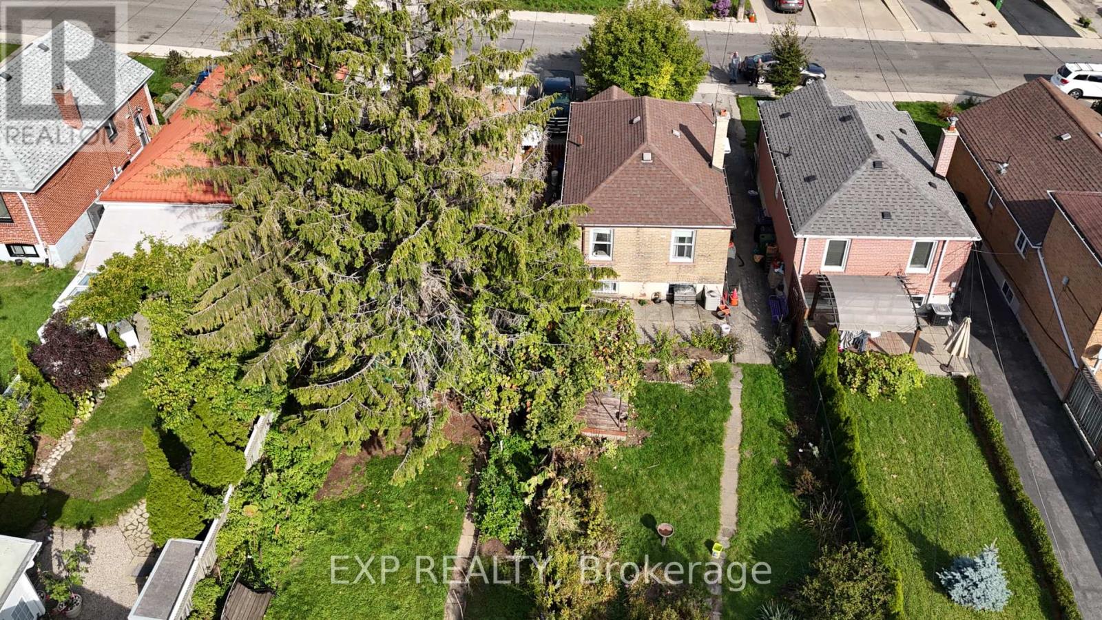 546 Mc Roberts Avenue N, Toronto (Caledonia-Fairbank), Ontario  M6E 4R6 - Photo 3 - W12442782