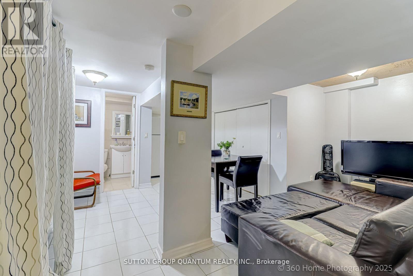 74 Cliff Street, Toronto (Rockcliffe-Smythe), Ontario  M6N 4M1 - Photo 21 - W12442797