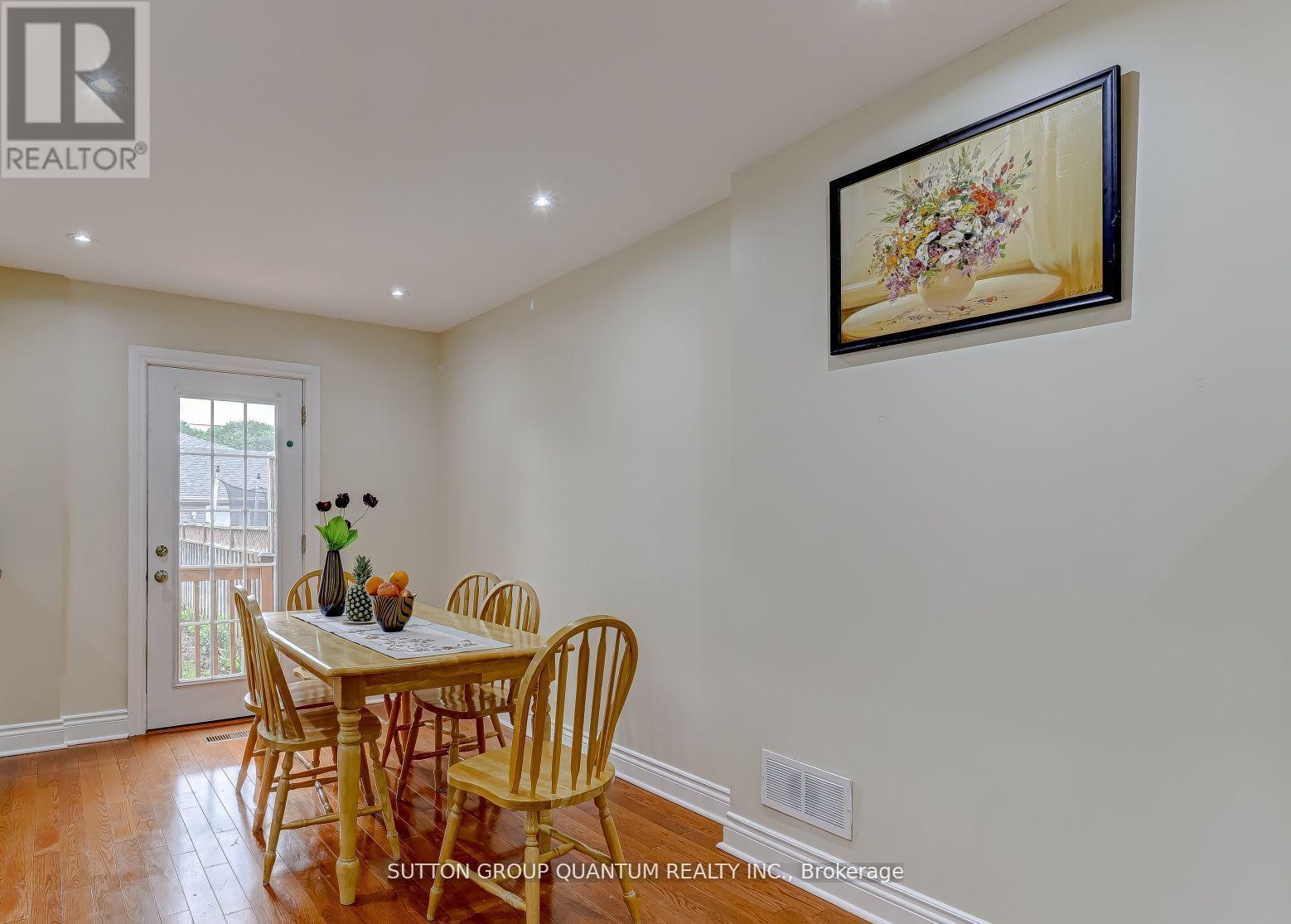74 Cliff Street, Toronto (Rockcliffe-Smythe), Ontario  M6N 4M1 - Photo 8 - W12442797