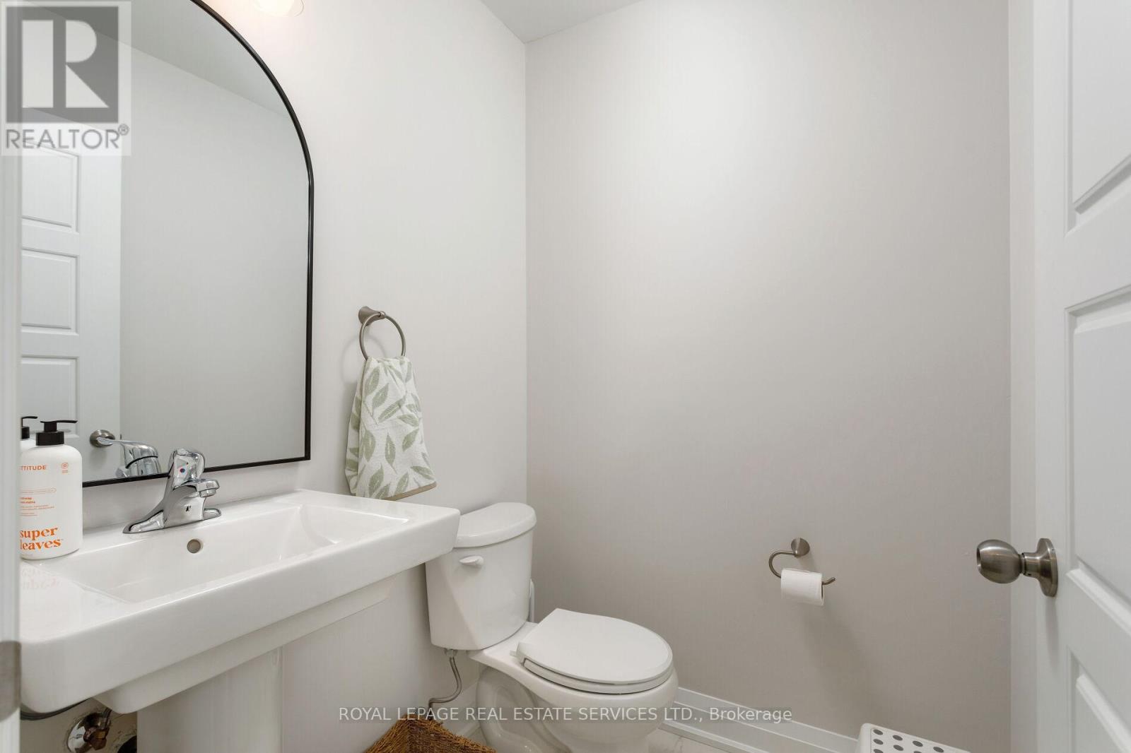 22 - 405 Plains Road E, Burlington (Lasalle), Ontario  L7T 2C9 - Photo 11 - W12442808