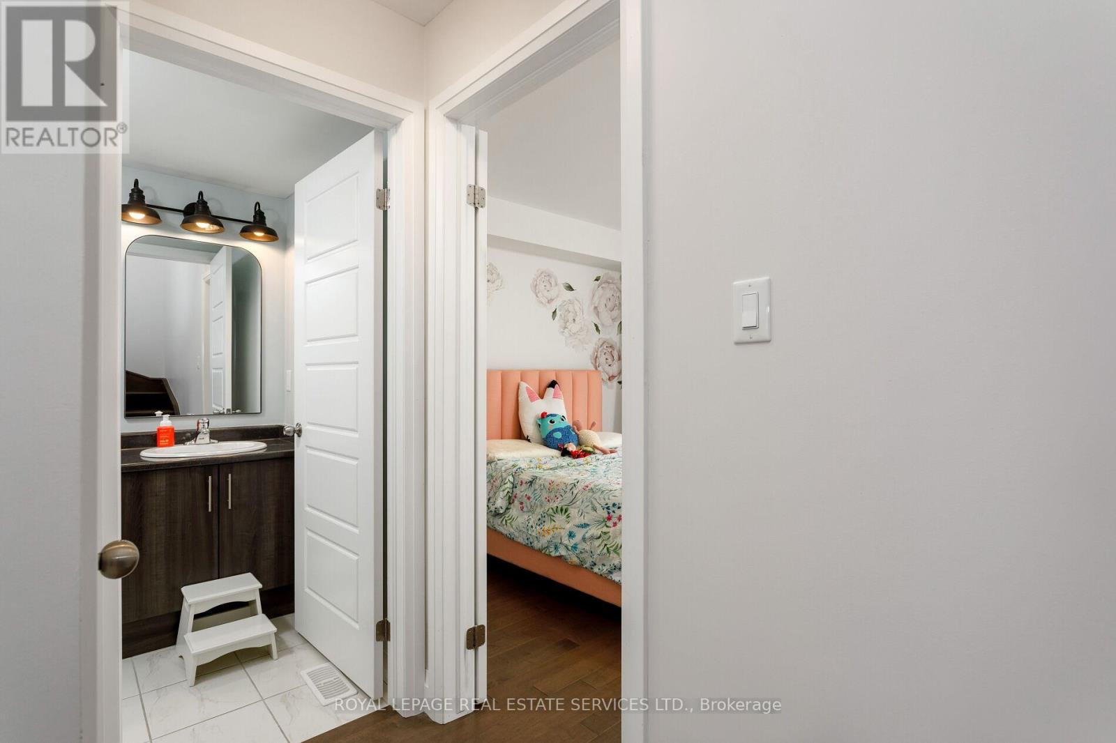 22 - 405 Plains Road E, Burlington (Lasalle), Ontario  L7T 2C9 - Photo 24 - W12442808