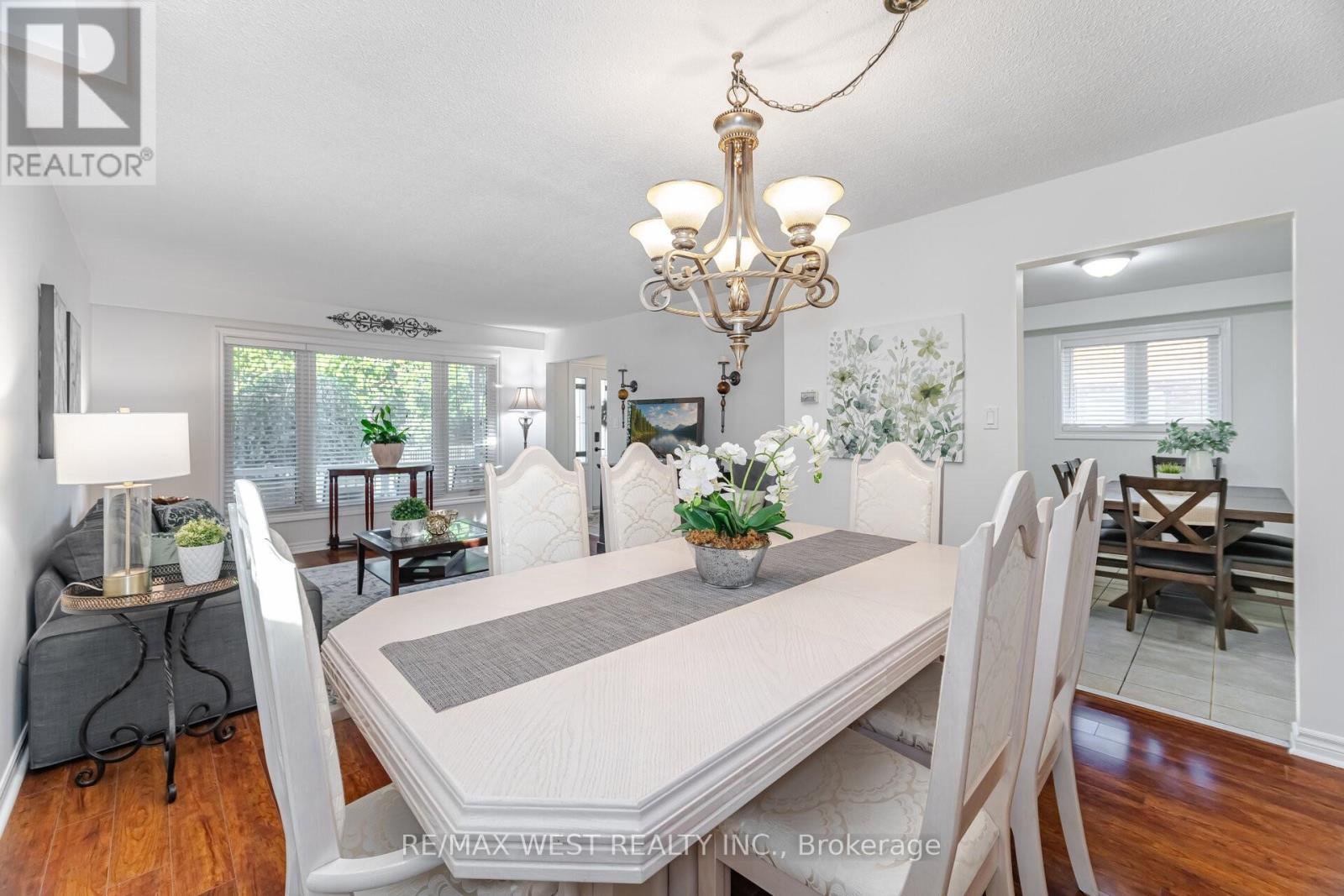 17 Malcolm Crescent, Brampton (Central Park), Ontario  L6S 3C7 - Photo 10 - W12442809