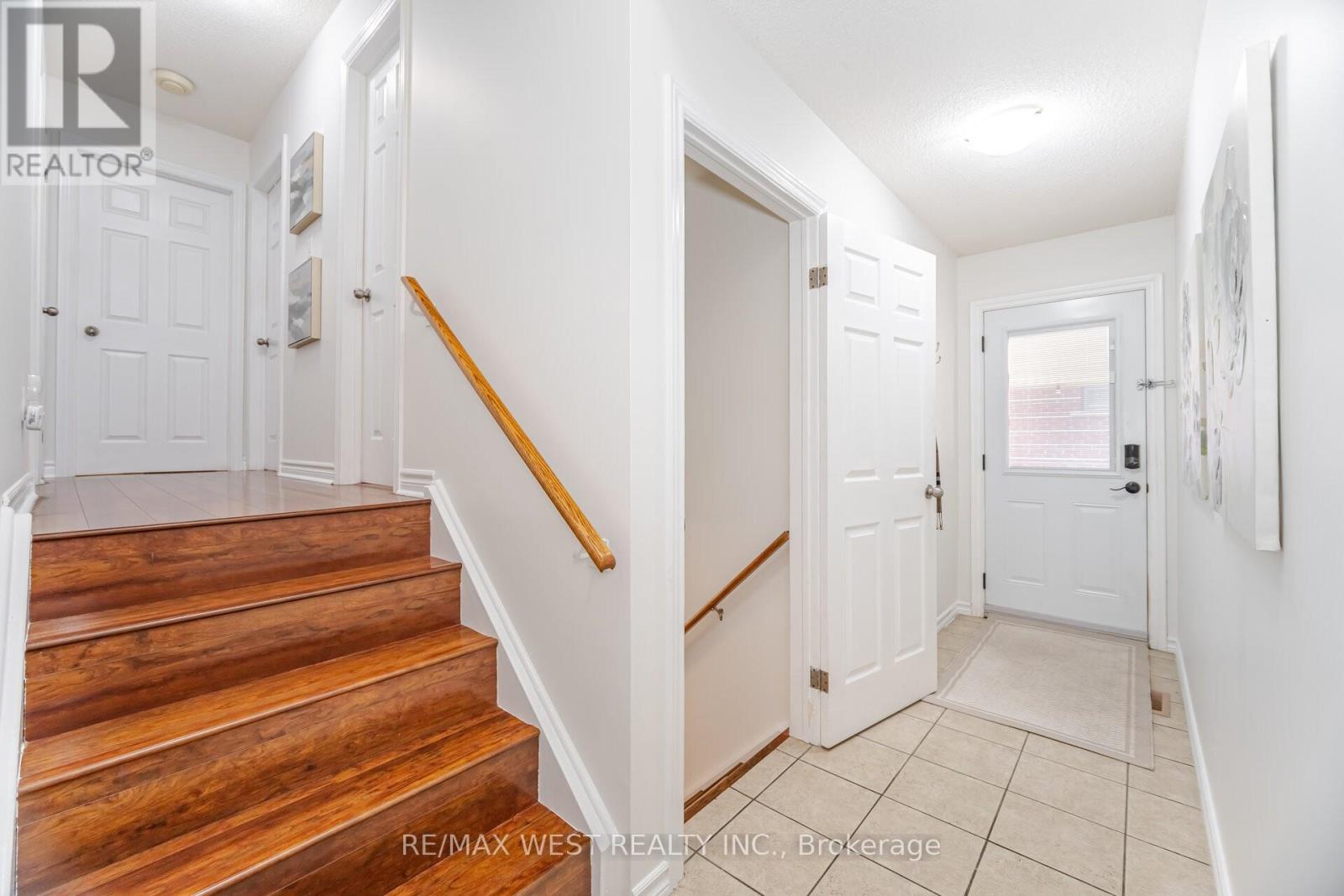 17 Malcolm Crescent, Brampton (Central Park), Ontario  L6S 3C7 - Photo 14 - W12442809