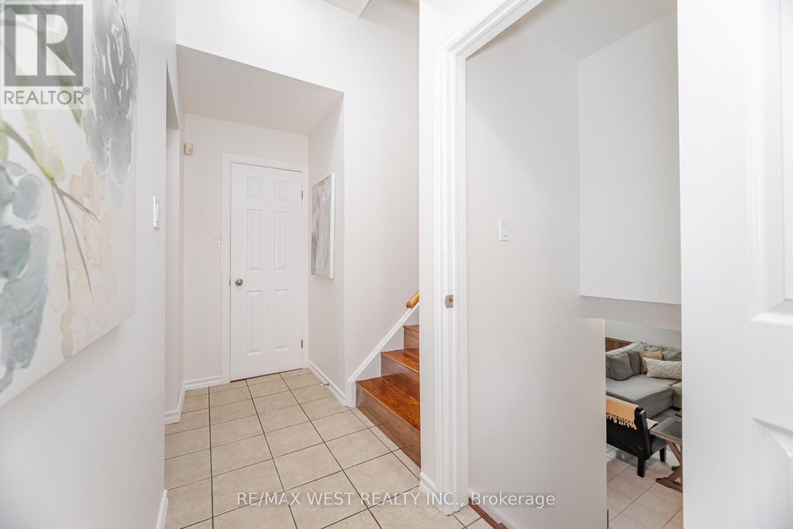 17 Malcolm Crescent, Brampton (Central Park), Ontario  L6S 3C7 - Photo 23 - W12442809