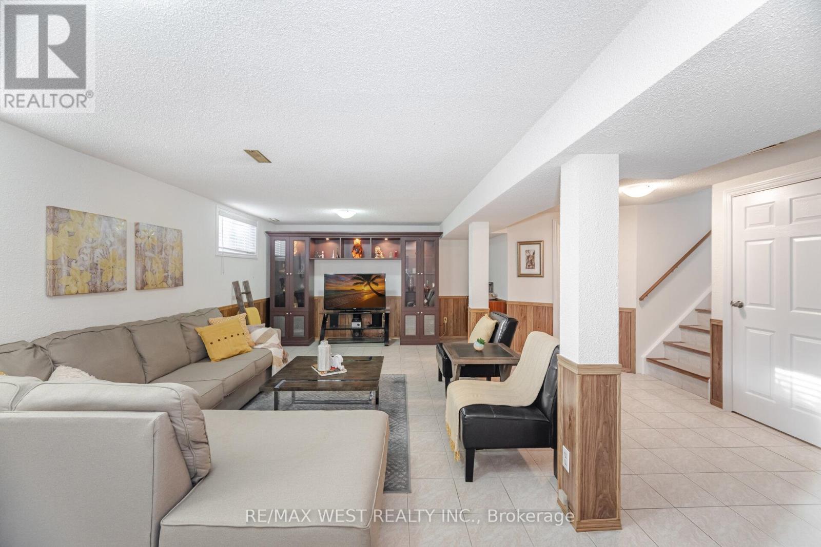 17 Malcolm Crescent, Brampton (Central Park), Ontario  L6S 3C7 - Photo 24 - W12442809