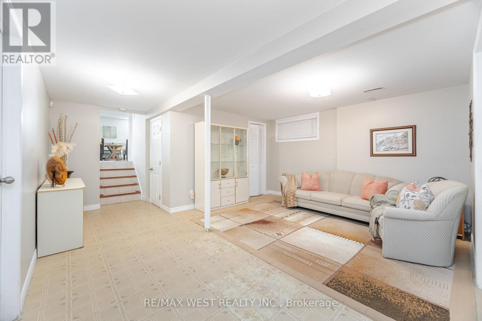 17 Malcolm Crescent, Brampton (Central Park), Ontario  L6S 3C7 - Photo 30 - W12442809