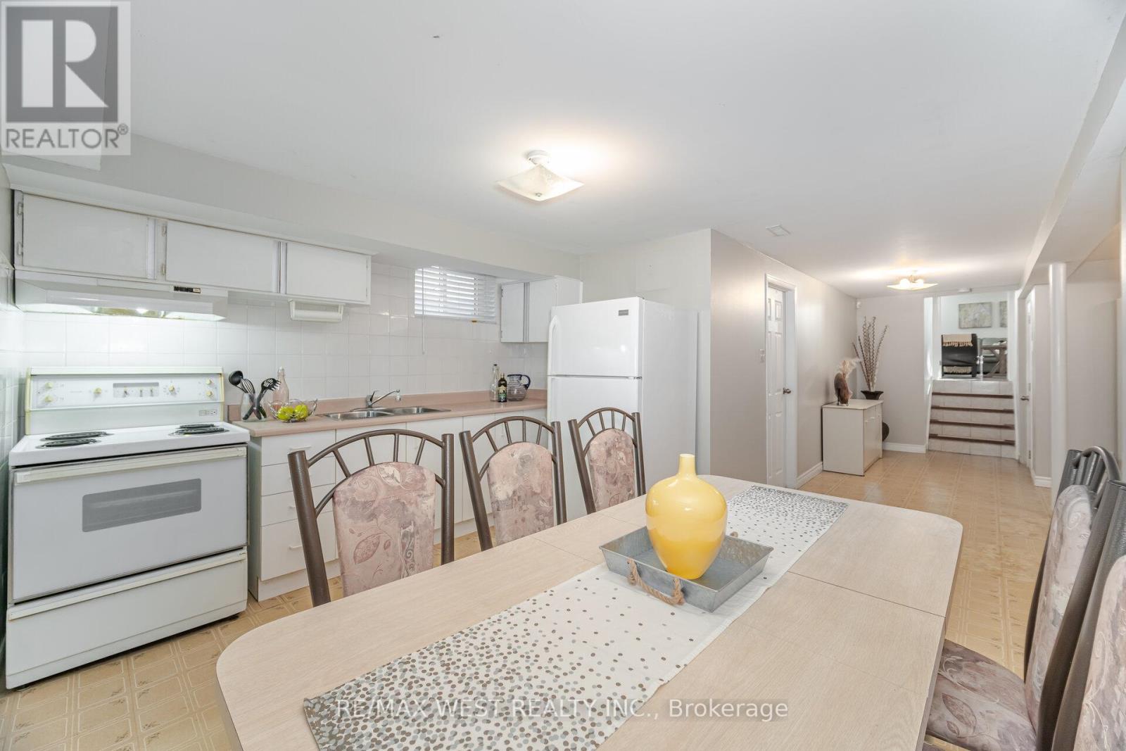 17 Malcolm Crescent, Brampton (Central Park), Ontario  L6S 3C7 - Photo 32 - W12442809