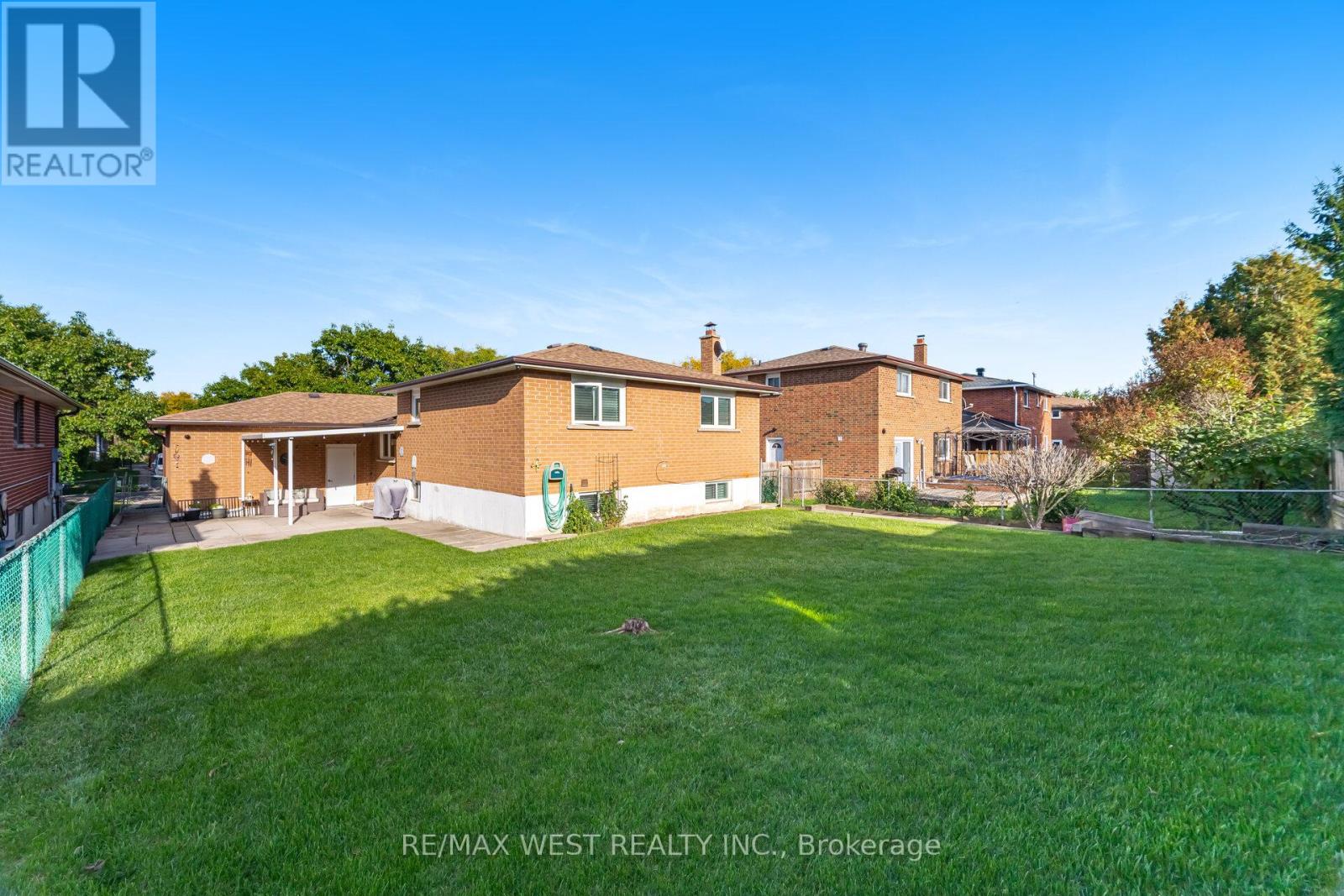 17 Malcolm Crescent, Brampton (Central Park), Ontario  L6S 3C7 - Photo 36 - W12442809