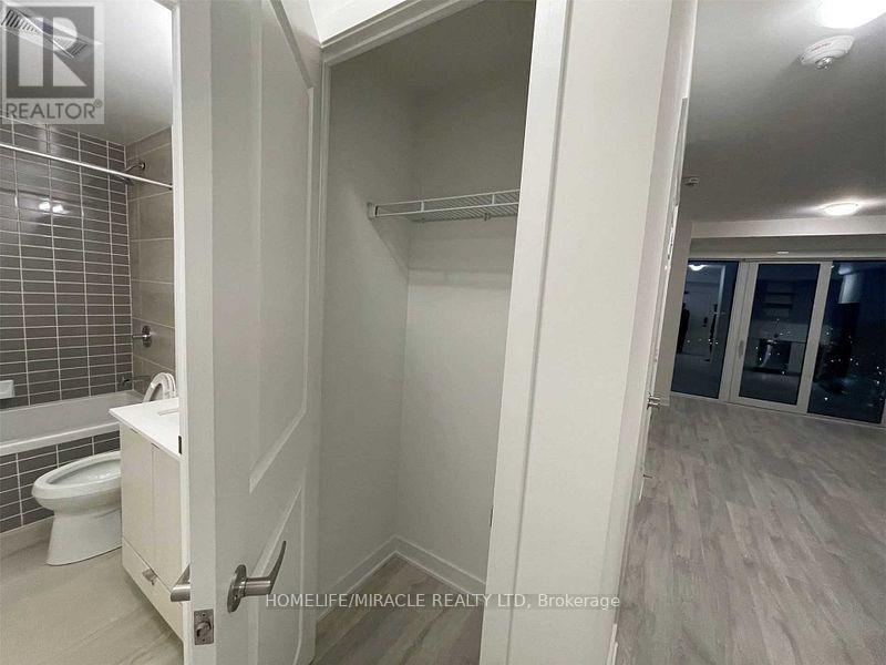 1708 - 4675 Metcalfe Avenue, Mississauga, Ontario  L5M 0Z8 - Photo 17 - W12442818