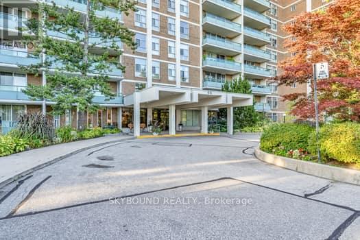 1004 - 44 Longbourne Drive, Toronto (Willowridge-Martingrove-Richview), Ontario  M9R 2M7 - Photo 2 - W12442821