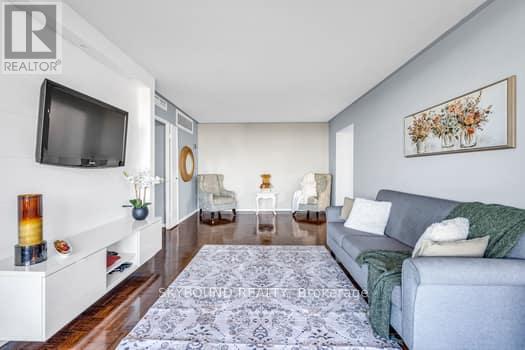 1004 - 44 Longbourne Drive, Toronto (Willowridge-Martingrove-Richview), Ontario  M9R 2M7 - Photo 7 - W12442821