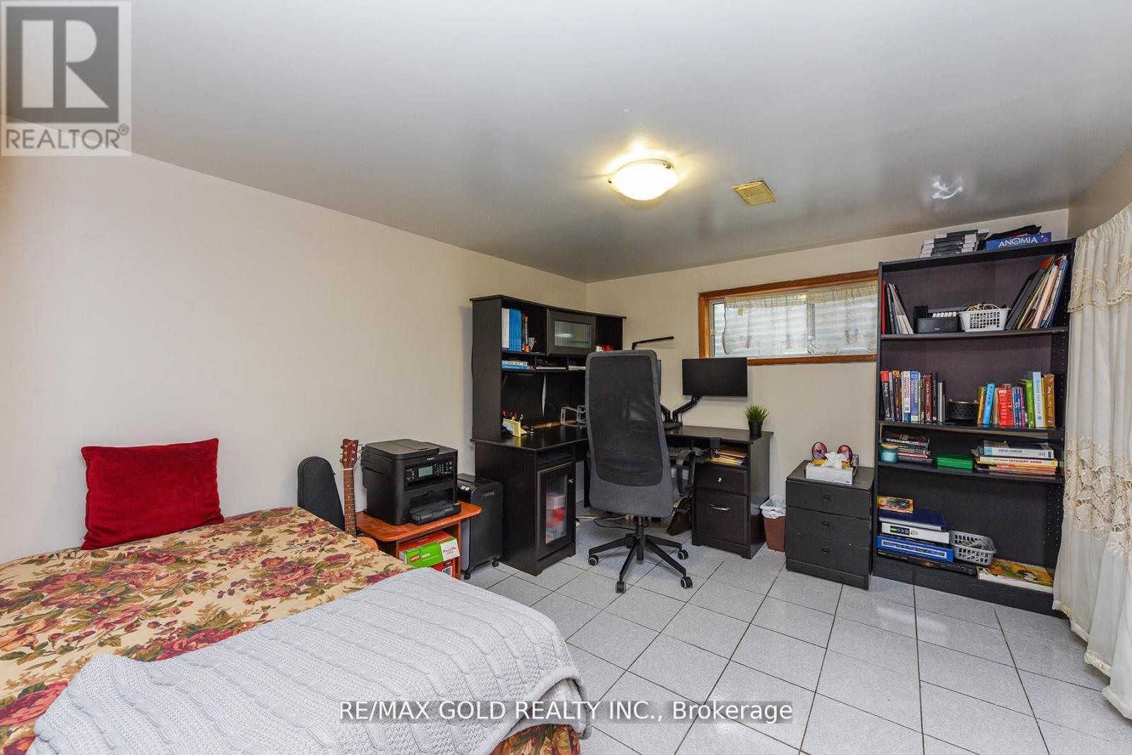 3507 Laddie Crescent, Mississauga (Malton), Ontario  L4T 1N2 - Photo 27 - W12442823
