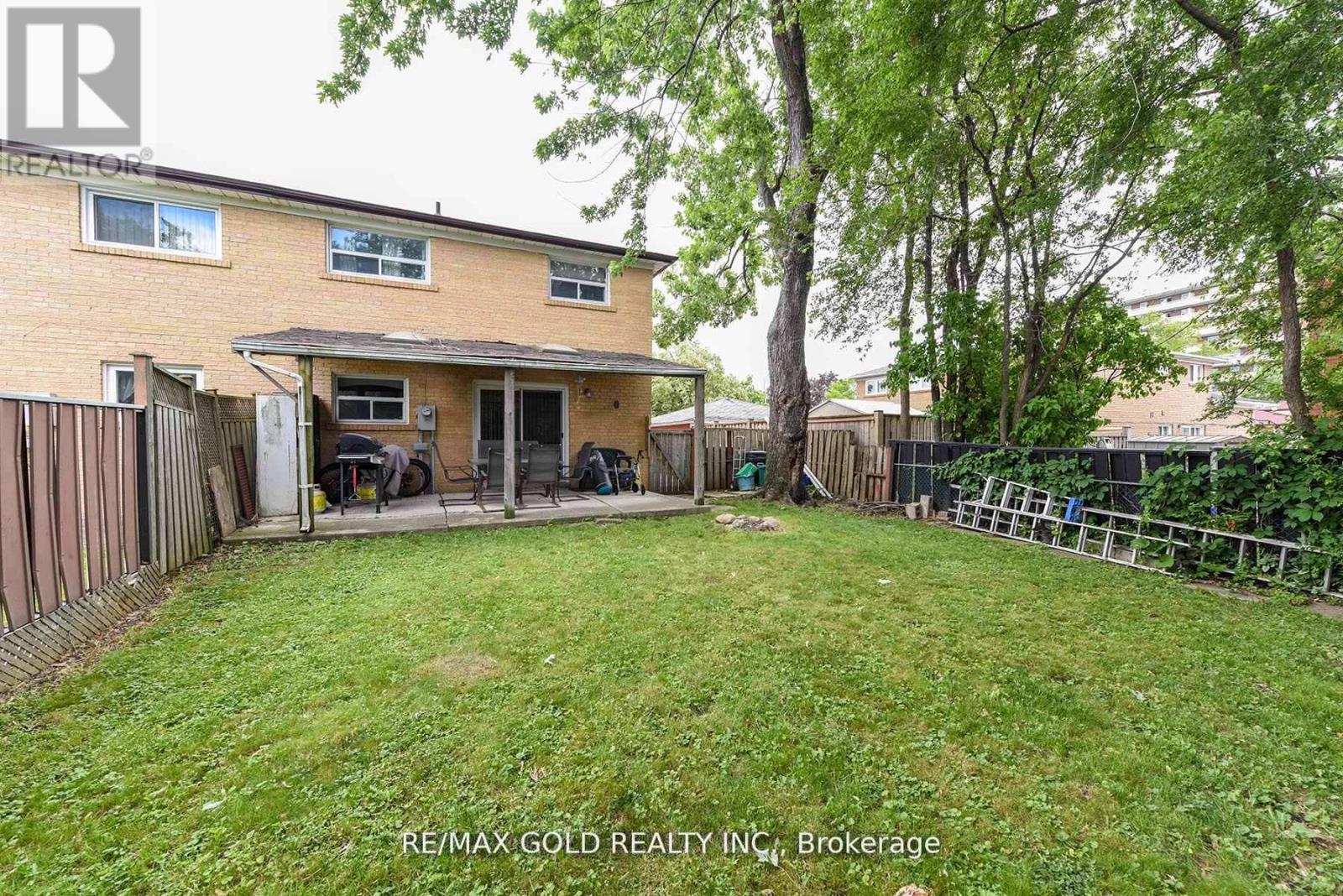 3507 Laddie Crescent, Mississauga (Malton), Ontario  L4T 1N2 - Photo 37 - W12442823