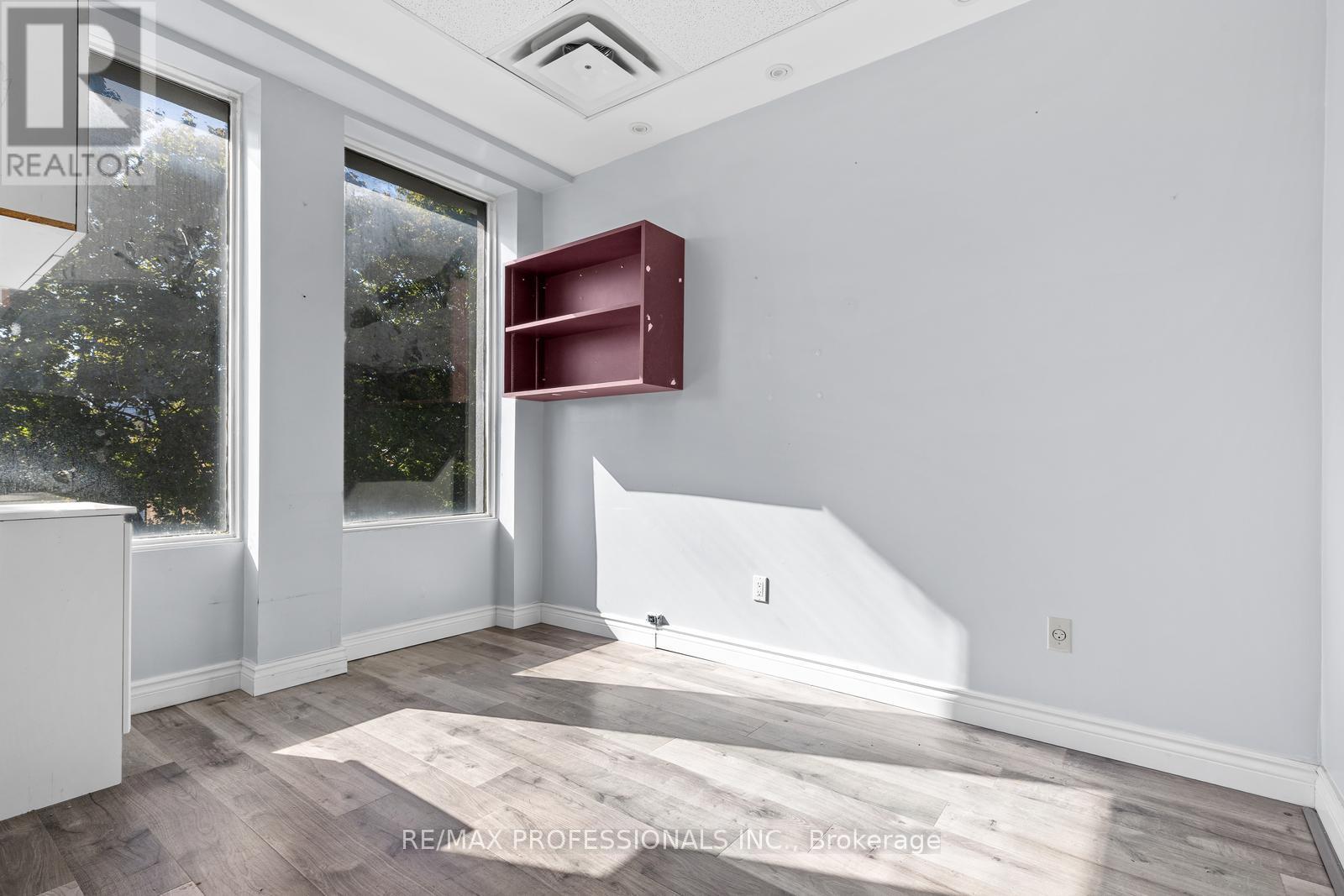 201 - 4640 Jane Street, Toronto, Ontario  M3N 2K5 - Photo 15 - W12442824