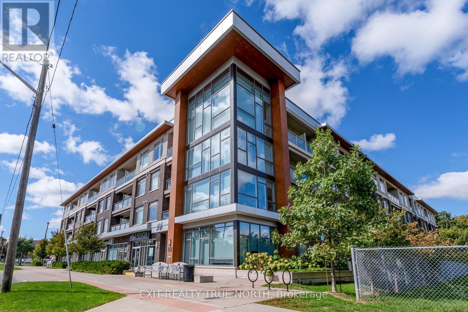 205 - 457 Plains Road E, Burlington, Ontario  L7T 0B8 - Photo 1 - W12442826