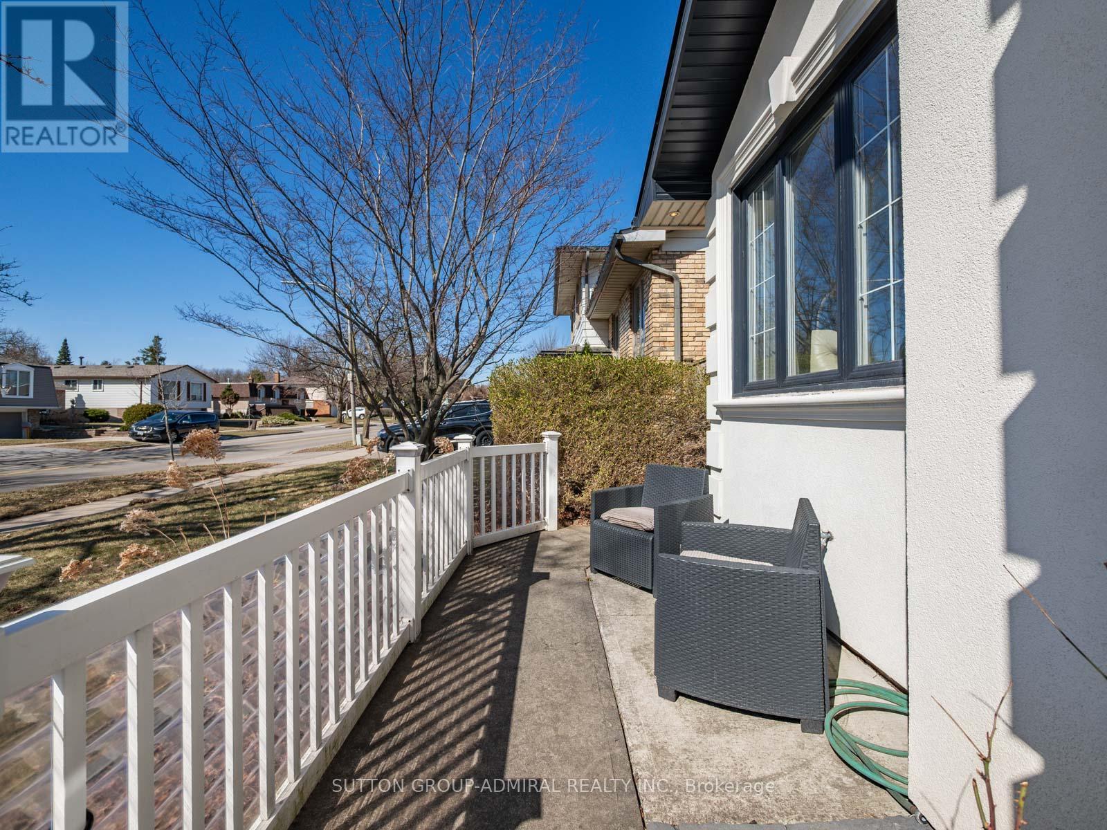 4232 Longmoor Drive, Burlington (Shoreacres), Ontario  L7L 4Z9 - Photo 2 - W12442828