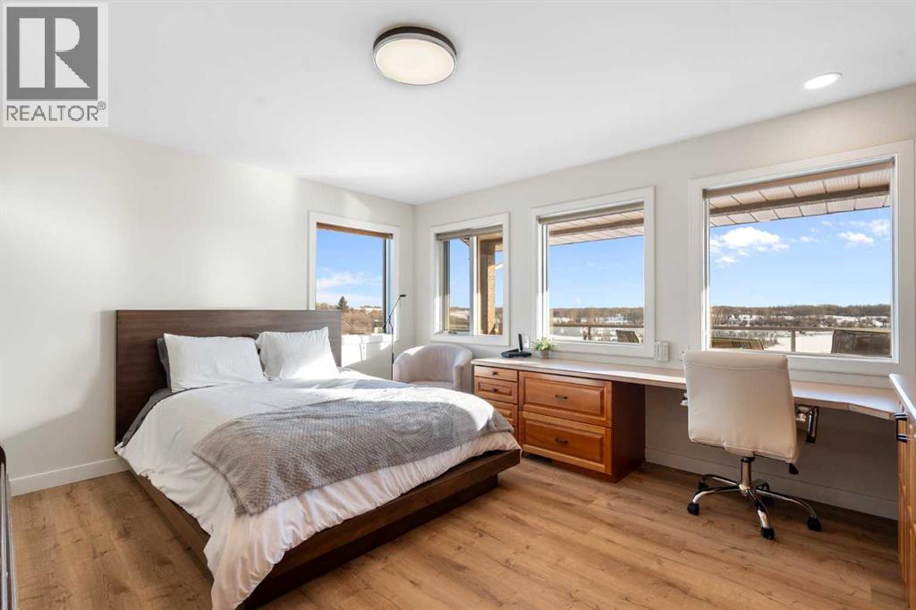 275114 Lochend Road, Rural Rocky View County, Alberta  T4C 1A2 - Photo 16 - A2188403