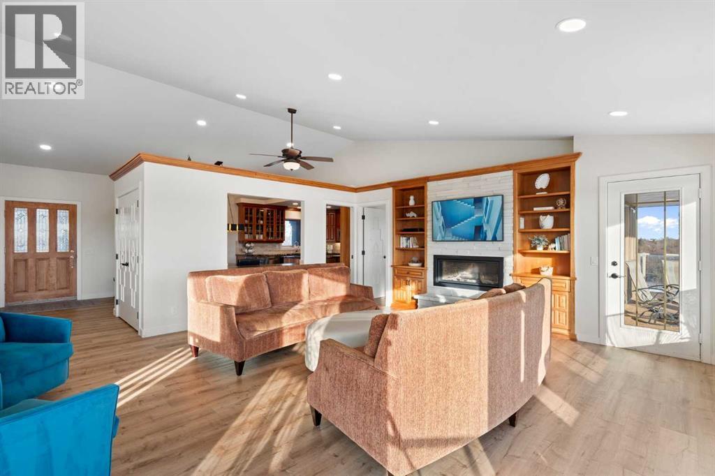 275114 Lochend Road, Rural Rocky View County, Alberta  T4C 1A2 - Photo 6 - A2188403