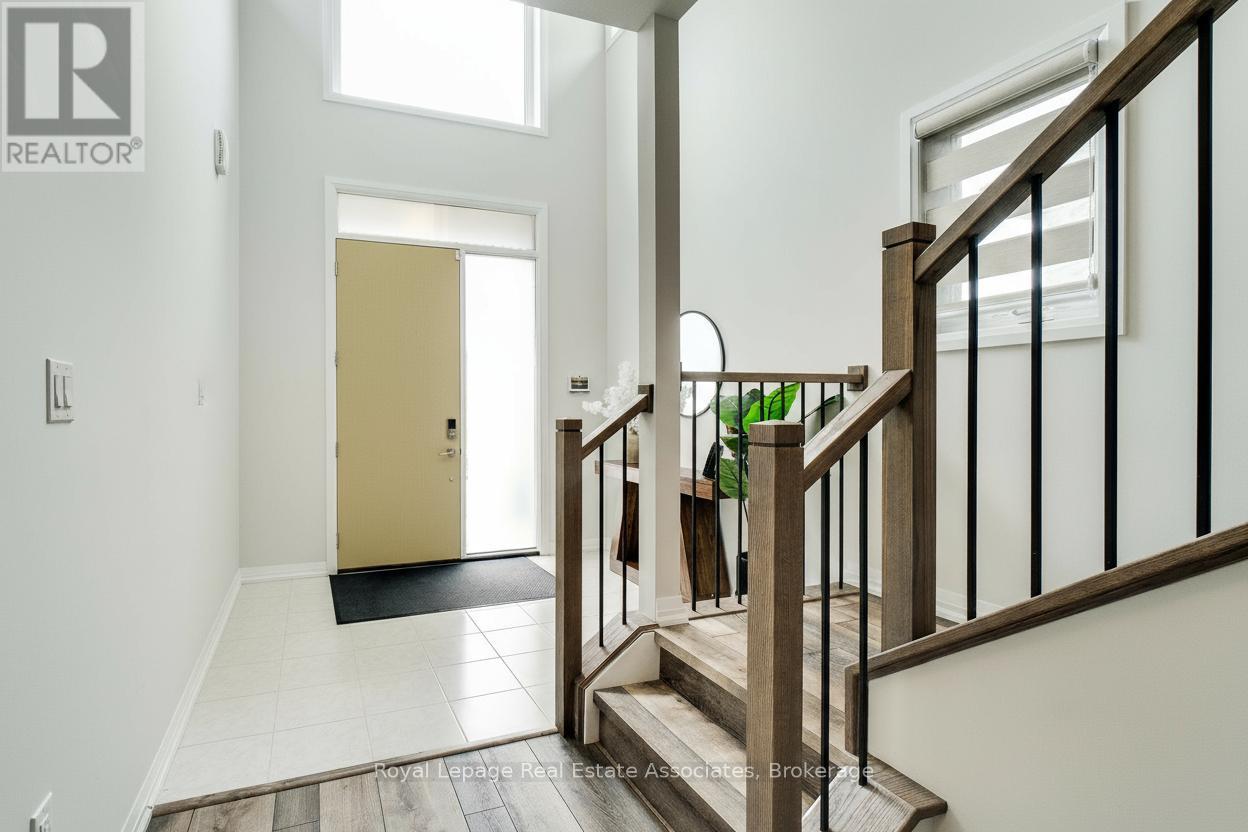 87 Acacia Road, Pelham (Fonthill), Ontario  L0S 1E1 - Photo 4 - X12442662