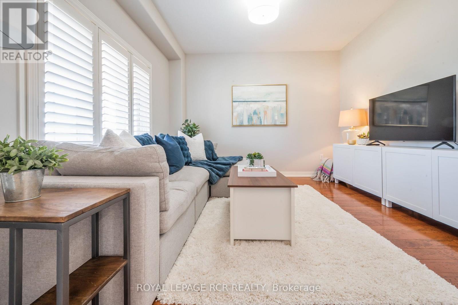 8 Madill Drive, Mono, Ontario  L9W 6G3 - Photo 7 - X12442699
