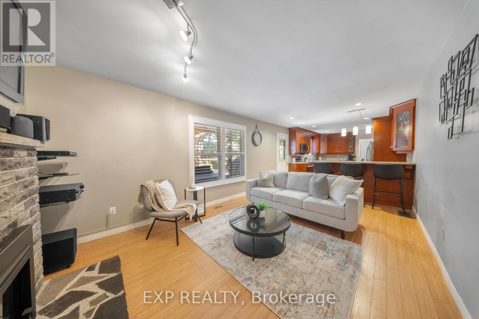54 Pathfinder Crescent, Kitchener, Ontario  N2P 1S6 - Photo 19 - X12442710