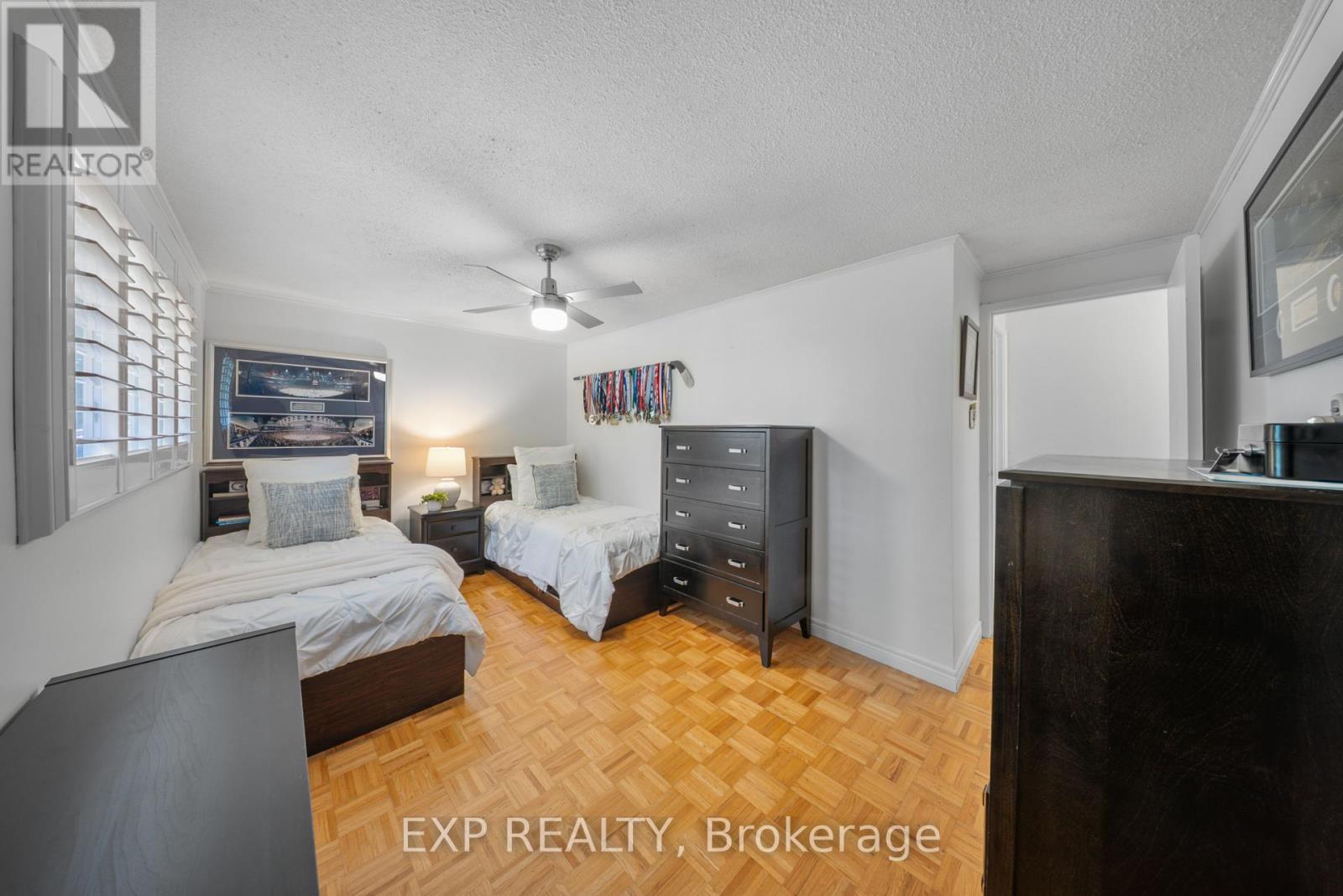 54 Pathfinder Crescent, Kitchener, Ontario  N2P 1S6 - Photo 34 - X12442710