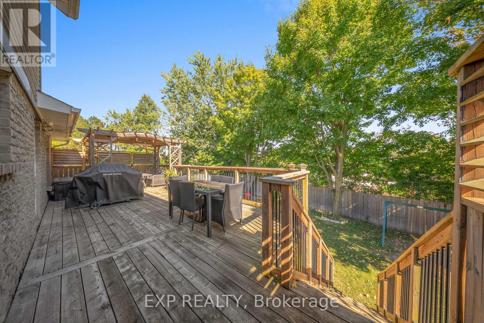 54 Pathfinder Crescent, Kitchener, Ontario  N2P 1S6 - Photo 40 - X12442710