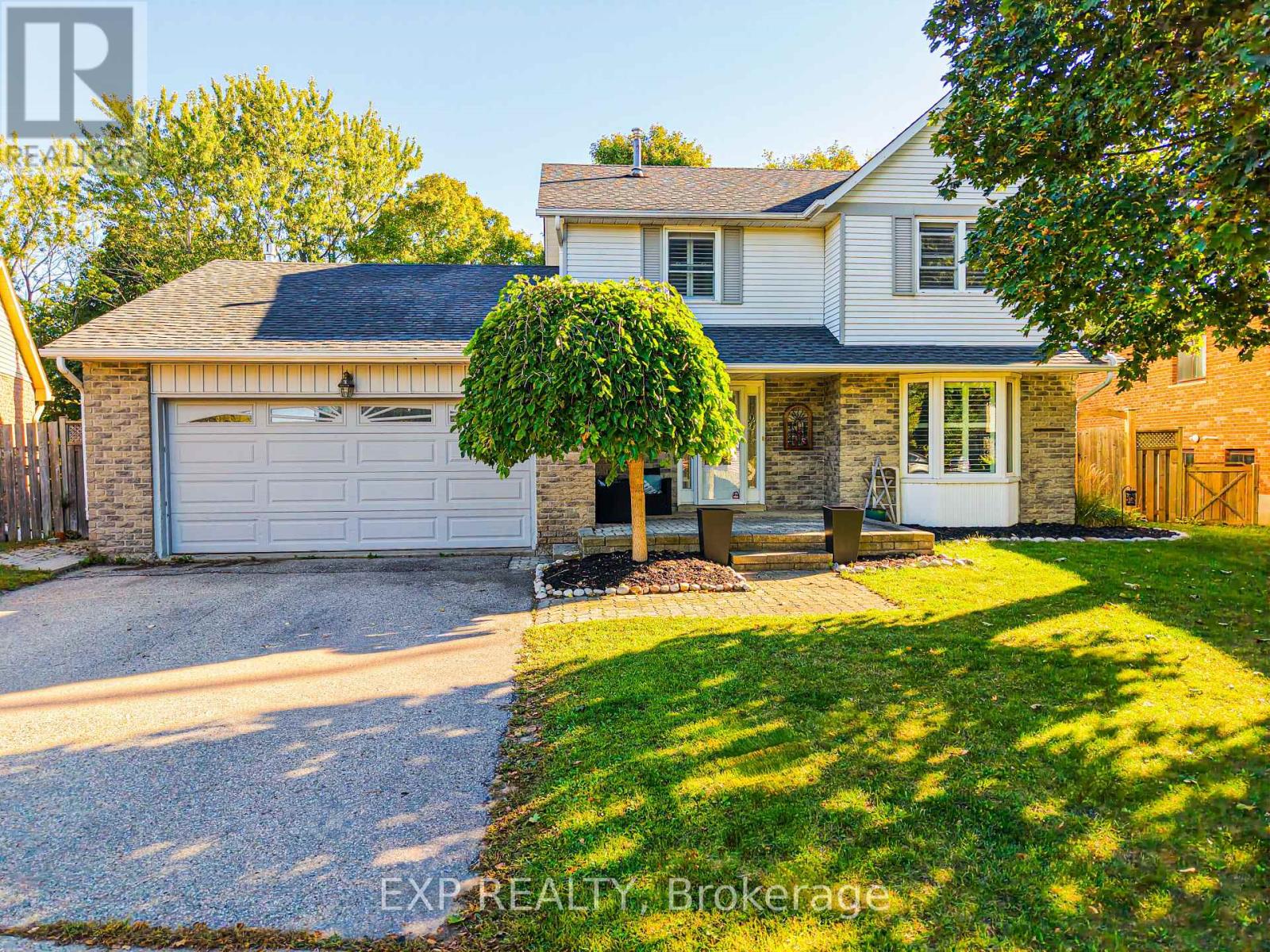 54 Pathfinder Crescent, Kitchener, Ontario  N2P 1S6 - Photo 6 - X12442710