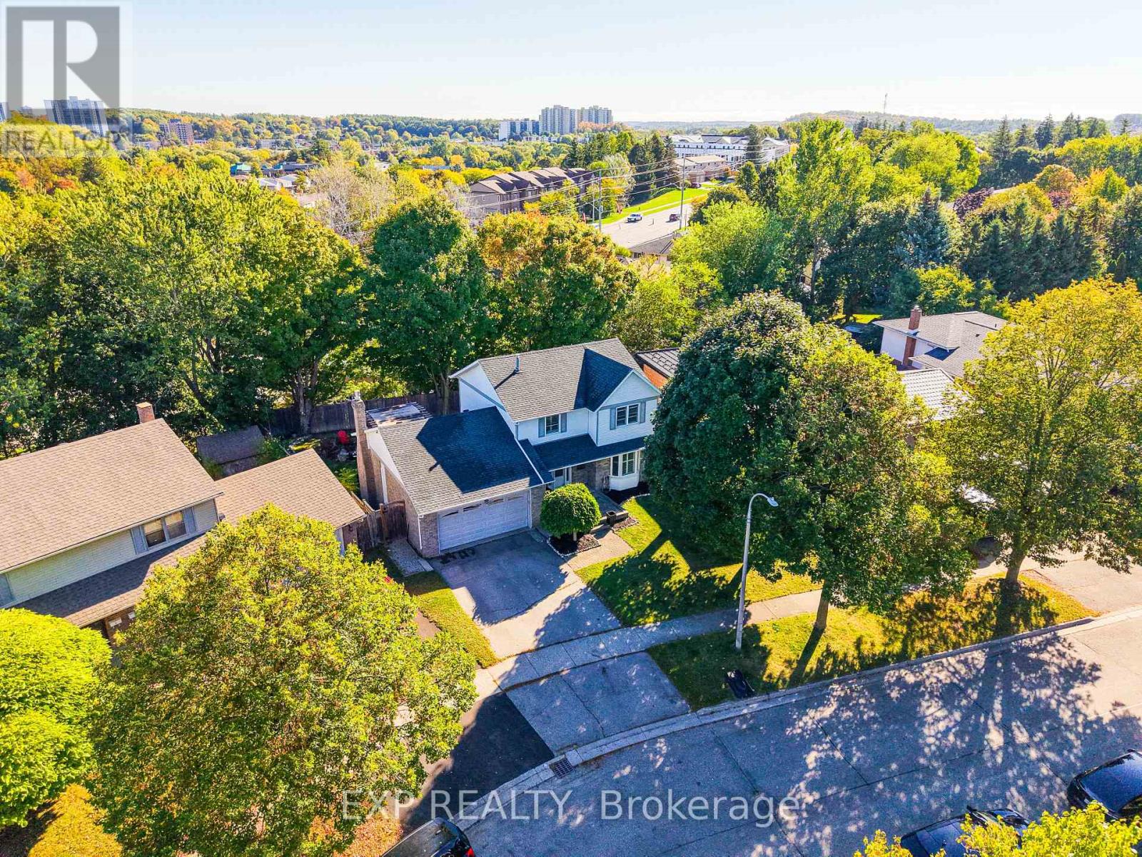 54 Pathfinder Crescent, Kitchener, Ontario  N2P 1S6 - Photo 7 - X12442710