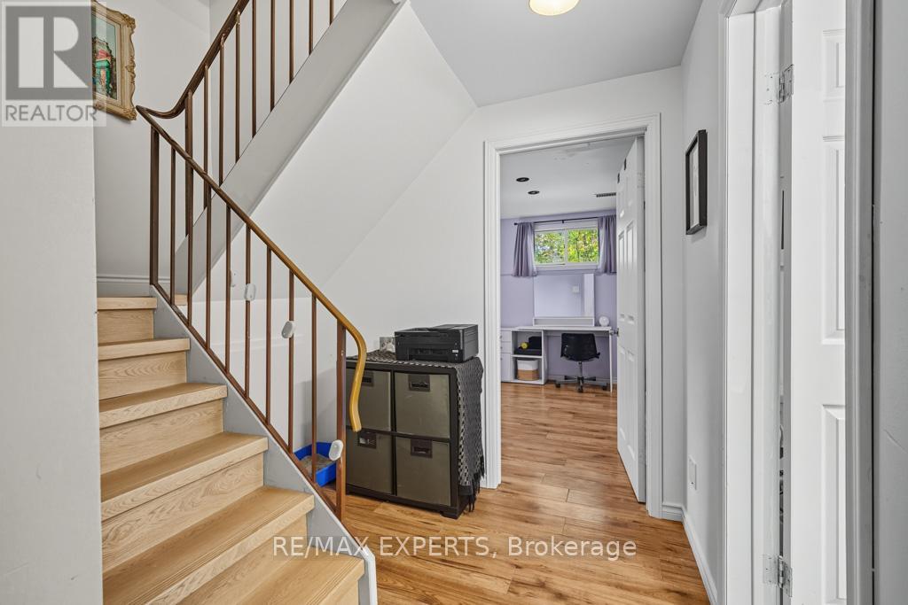 5 - 460 Beechwood Place, Waterloo, Ontario  N2T 1Z1 - Photo 37 - X12442722
