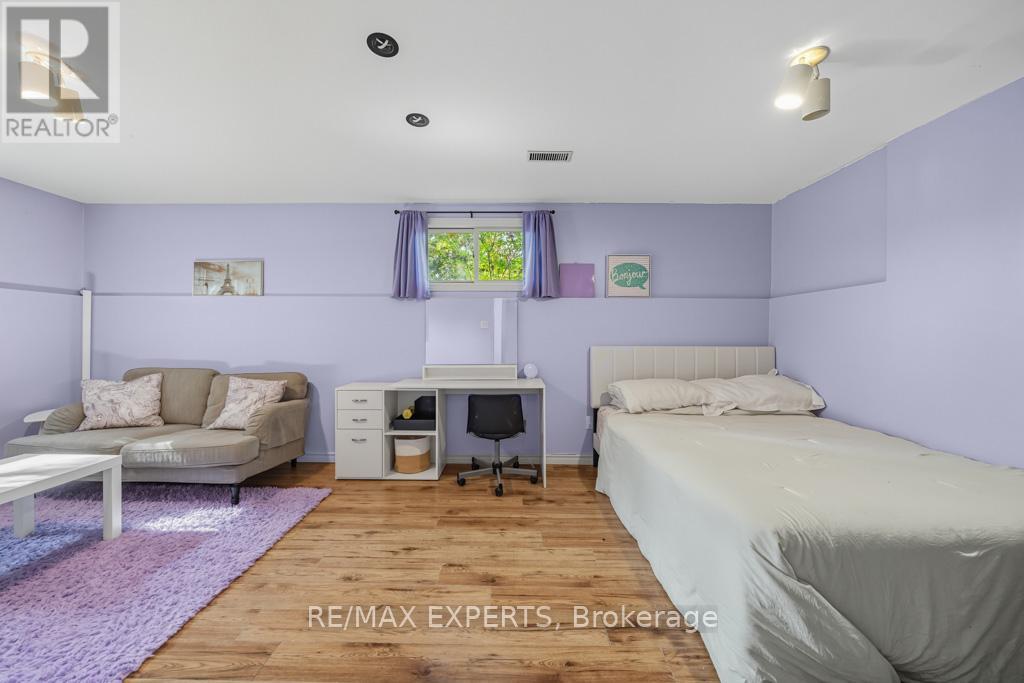 5 - 460 Beechwood Place, Waterloo, Ontario  N2T 1Z1 - Photo 38 - X12442722