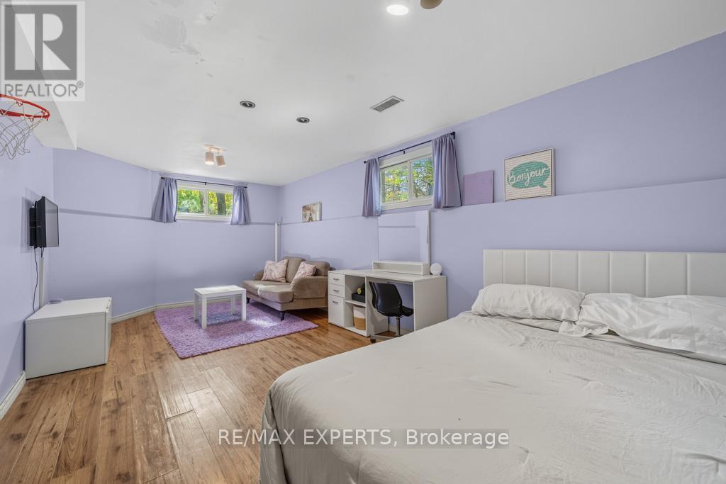 5 - 460 Beechwood Place, Waterloo, Ontario  N2T 1Z1 - Photo 39 - X12442722