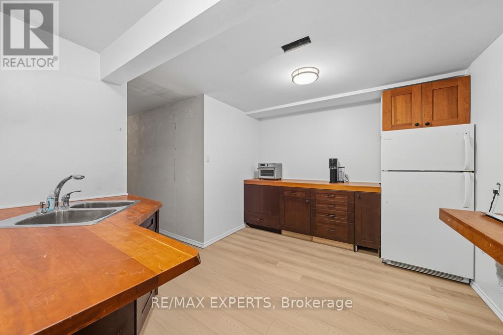 5 - 460 Beechwood Place, Waterloo, Ontario  N2T 1Z1 - Photo 43 - X12442722