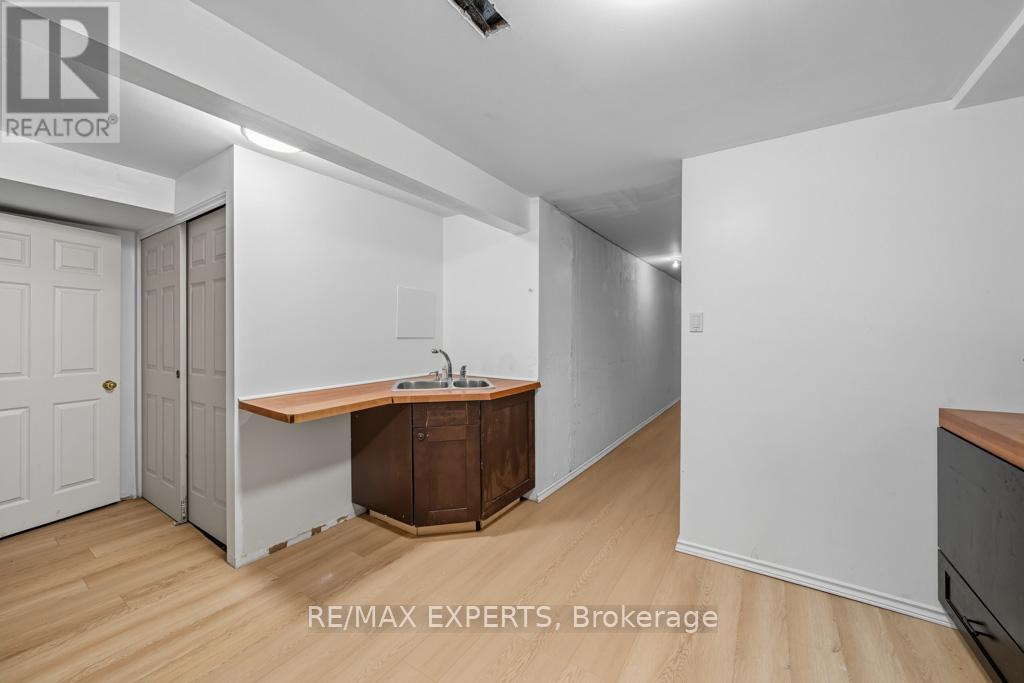 5 - 460 Beechwood Place, Waterloo, Ontario  N2T 1Z1 - Photo 44 - X12442722