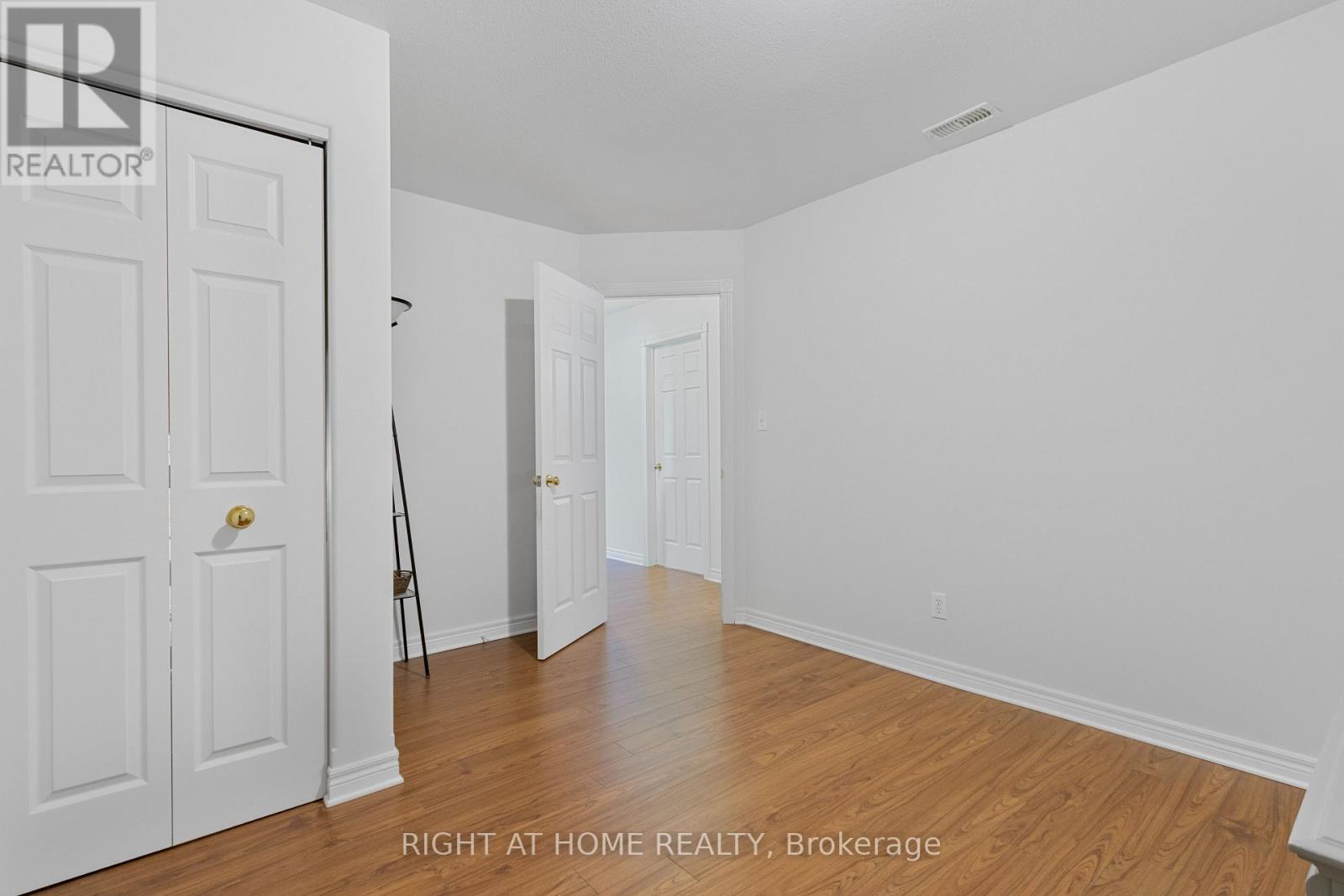 9 Discovery Court, Chatham-Kent (Ne), Ontario  N7L 0A3 - Photo 31 - X12442728