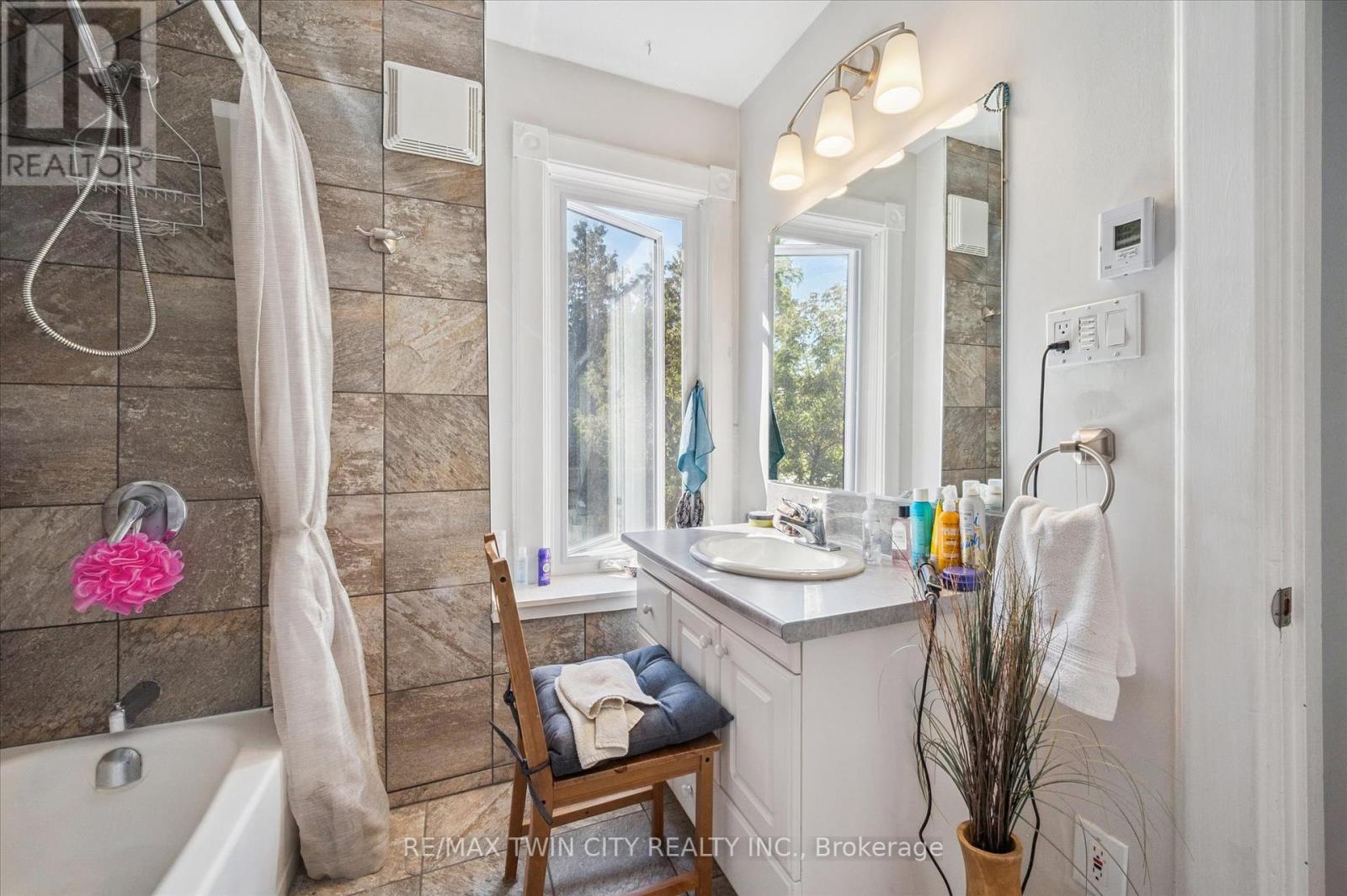 45 Samuel Street, Kitchener, Ontario  N2H 1P2 - Photo 23 - X12442751