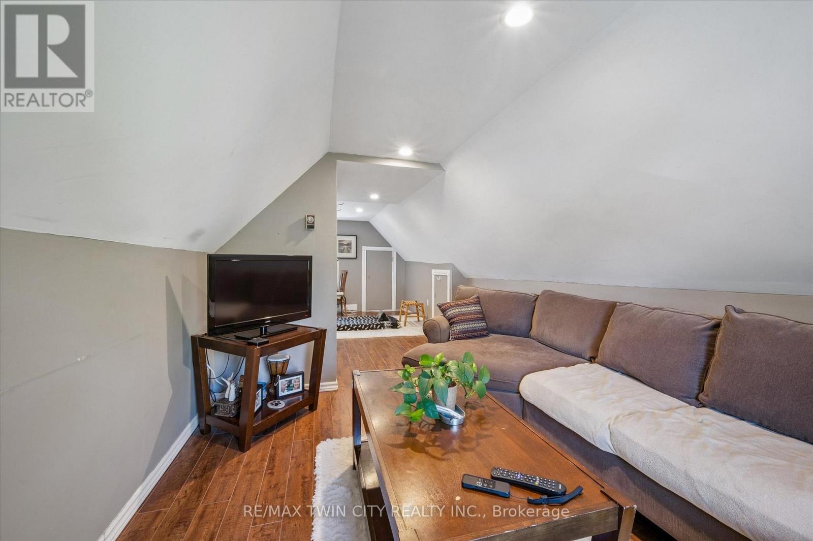45 Samuel Street, Kitchener, Ontario  N2H 1P2 - Photo 30 - X12442751