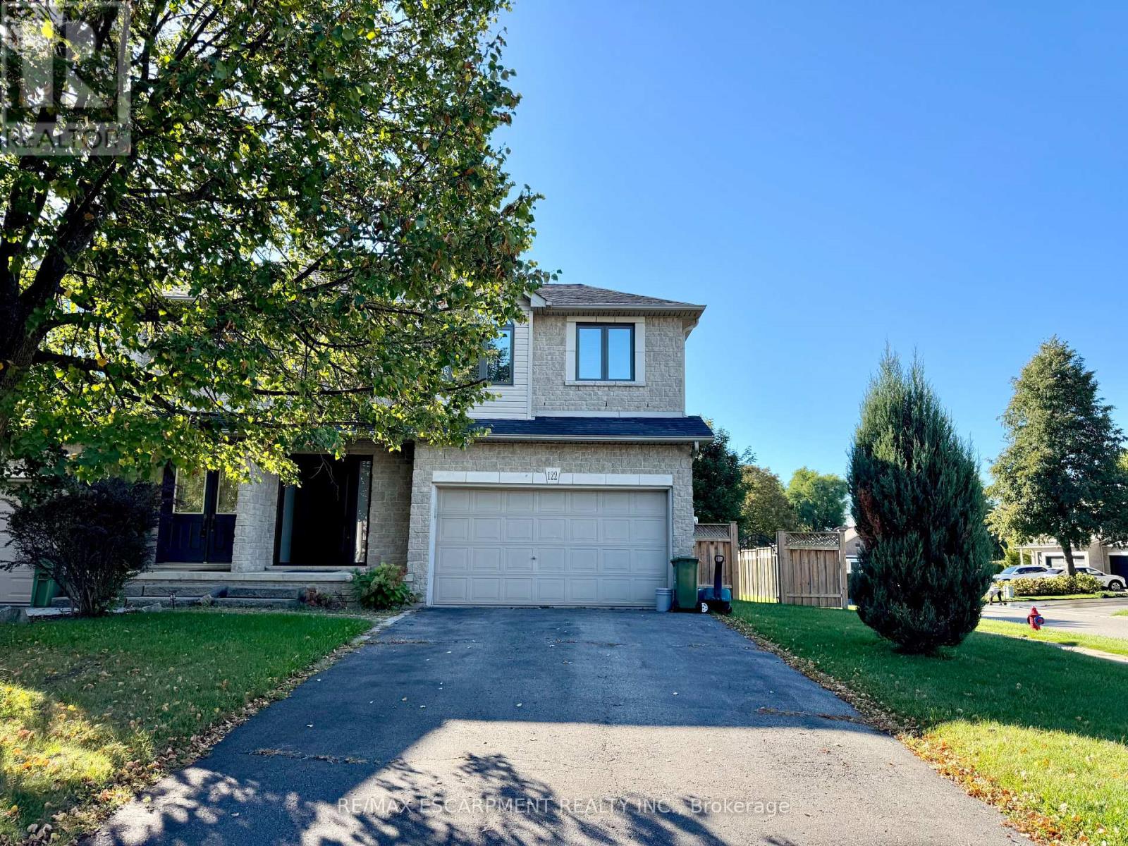 122 FOXBOROUGH DRIVE, Hamilton, Ontario