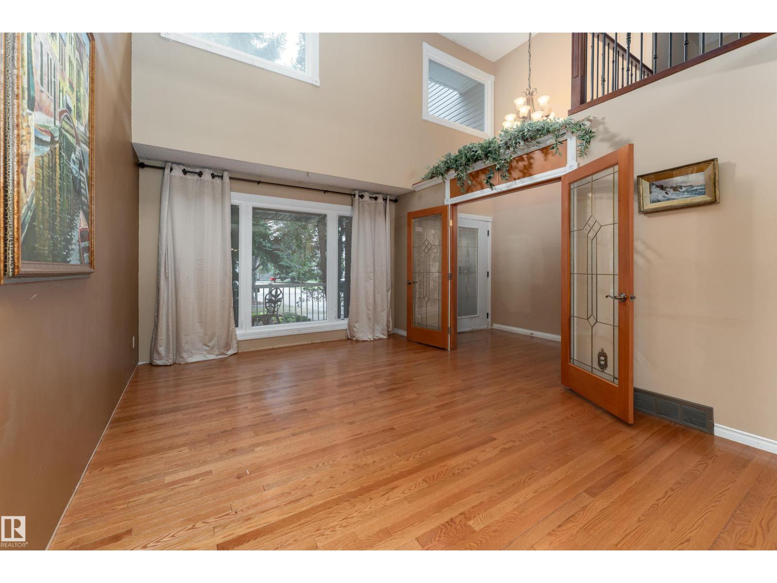 5310 39b Av Nw, Edmonton, Alberta  T6L 1P1 - Photo 5 - E4460640