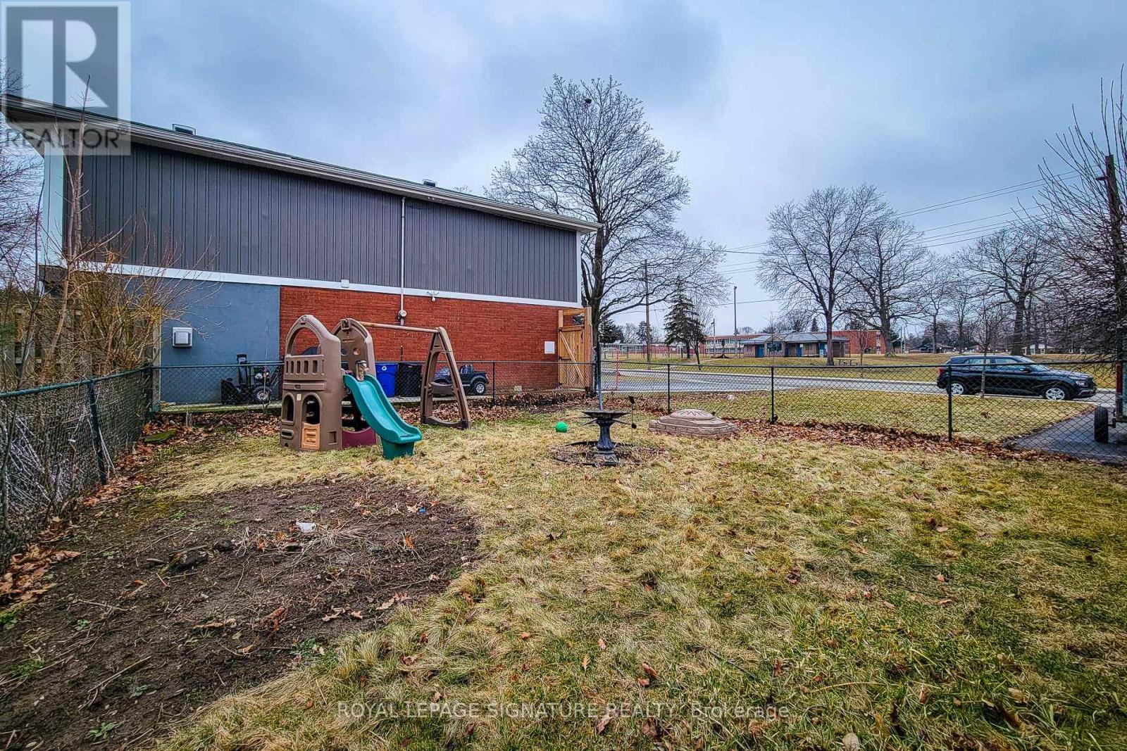 265 West 19th Street, Hamilton, Ontario  L9C 4J3 - Photo 25 - X12420122